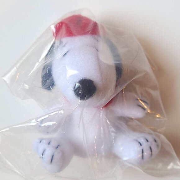 *4 for $20* Peanuts Snoopy Mini Plush Strap - Japan - Universal Studios - Picture 1 of 4